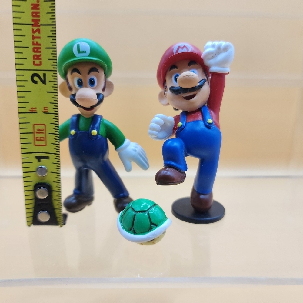 2007 Super Mario Brothers Nintendo Mario Luigi Figures 2.5" - Picture 2 of 3